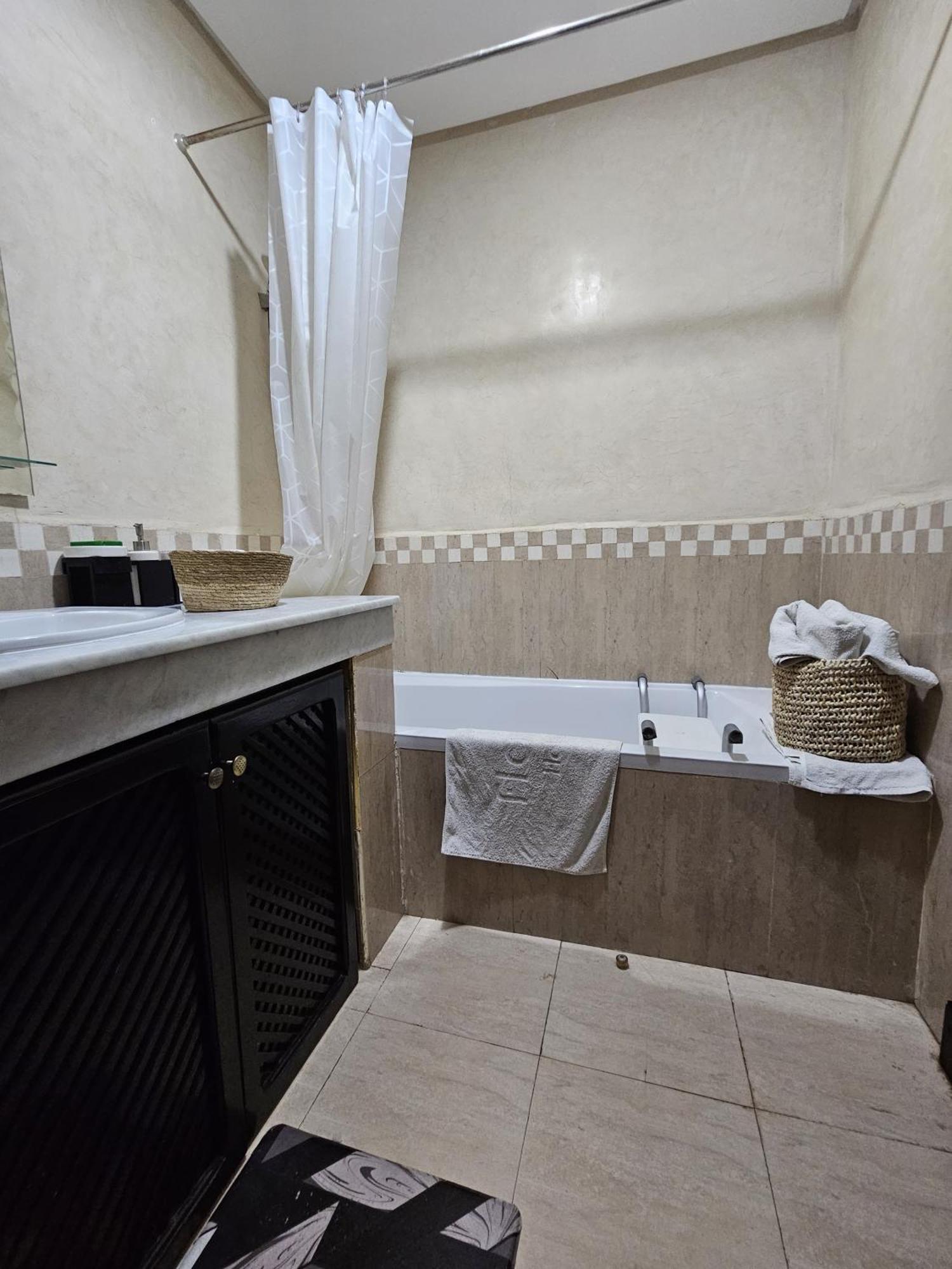 Appartement Douillet Au Centre Gueliz Marrakesh Exterior photo